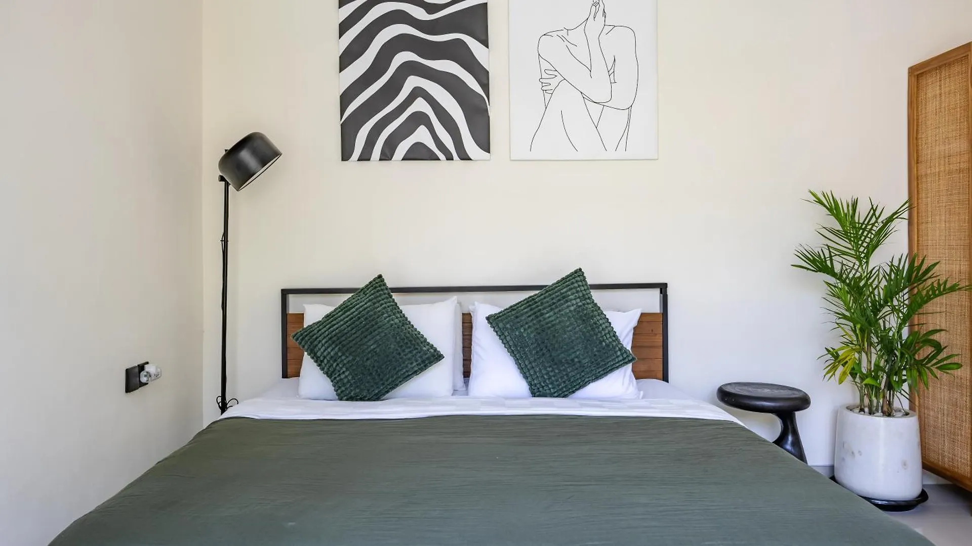 Modern 2Br Pool Villa - Near Seminyak & Canggu  Canggu (Bali)