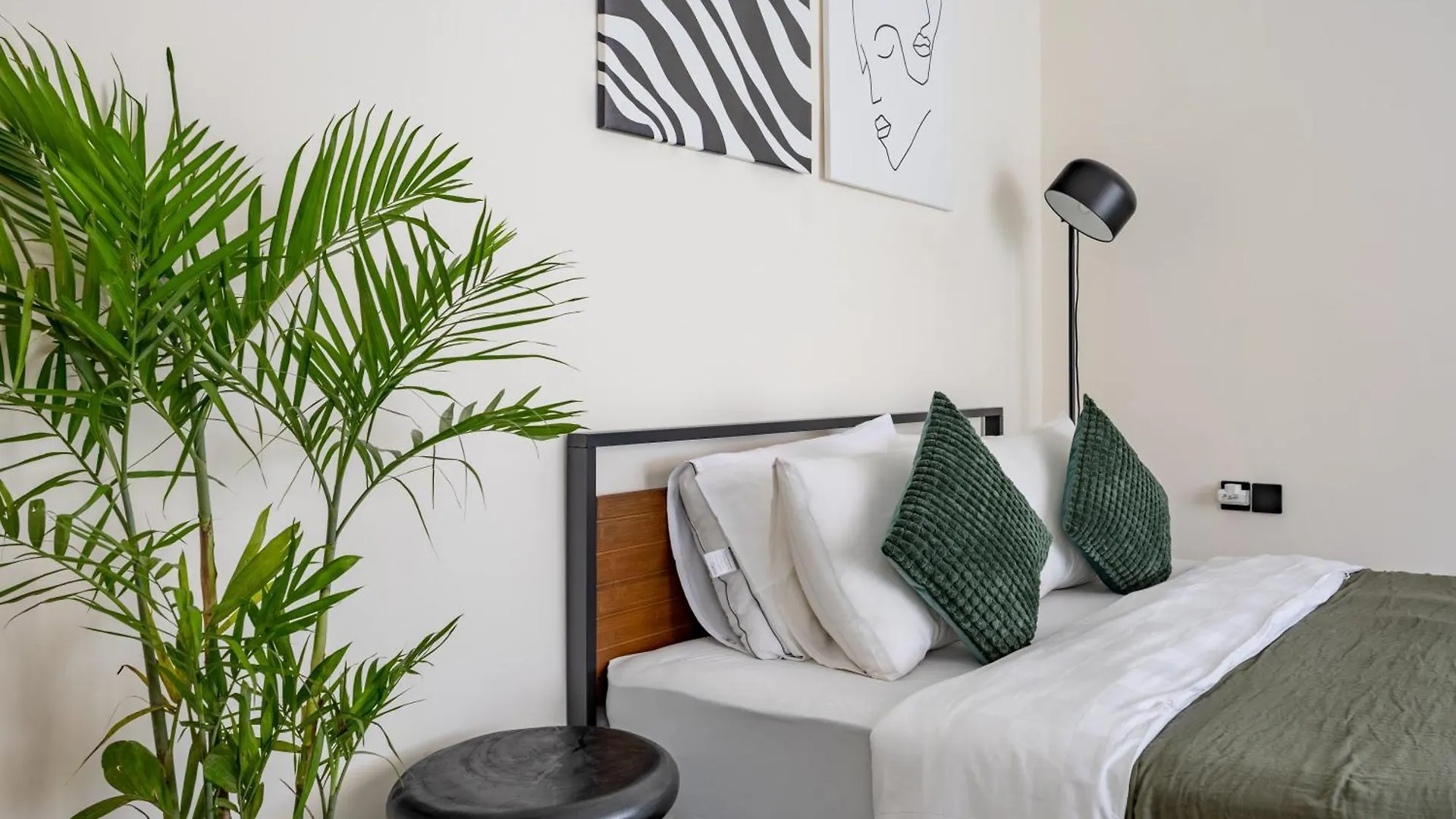 Modern 2Br Pool Villa - Near Seminyak & Canggu Indonesia