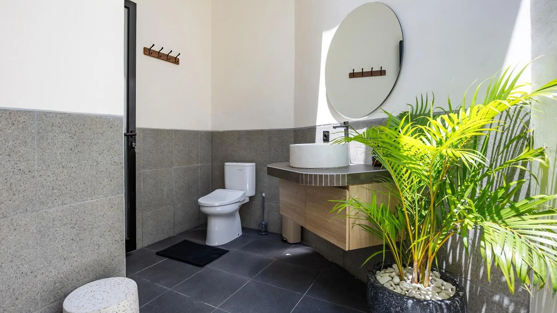 Modern 2Br Pool Villa - Near Seminyak & Canggu