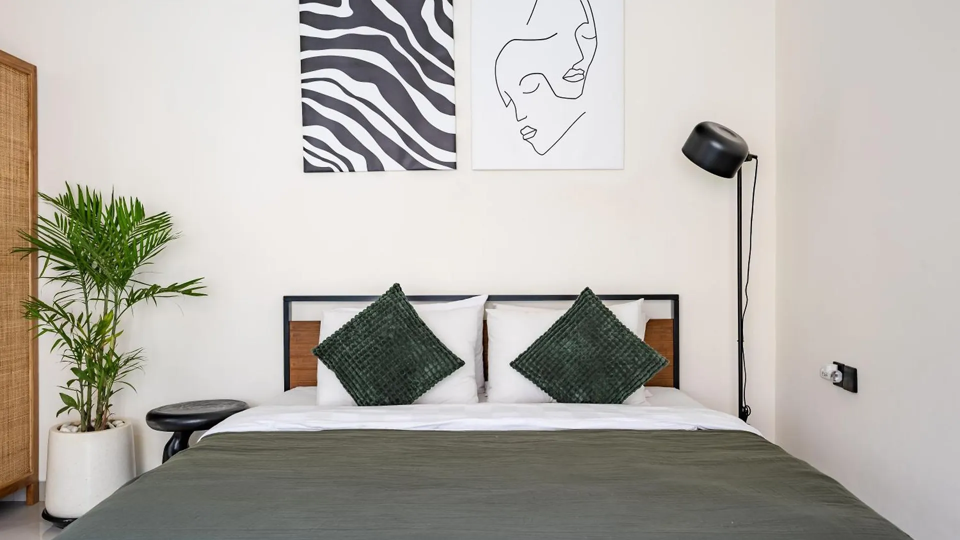 Modern 2Br Pool Villa - Near Seminyak & Canggu 0*, Canggu (Bali)