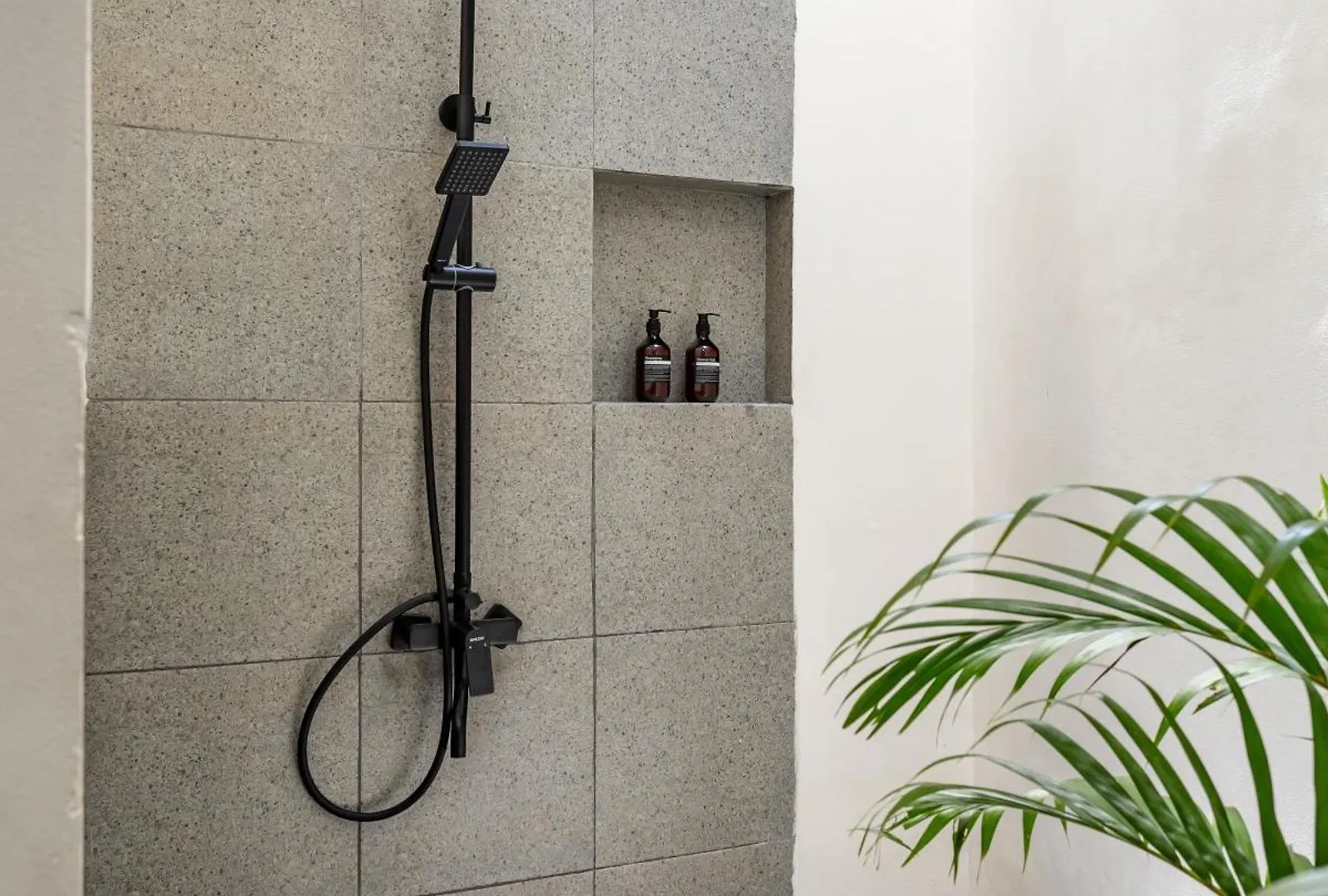 Modern 2Br Pool Villa - Near Seminyak & Canggu  Canggu (Bali)